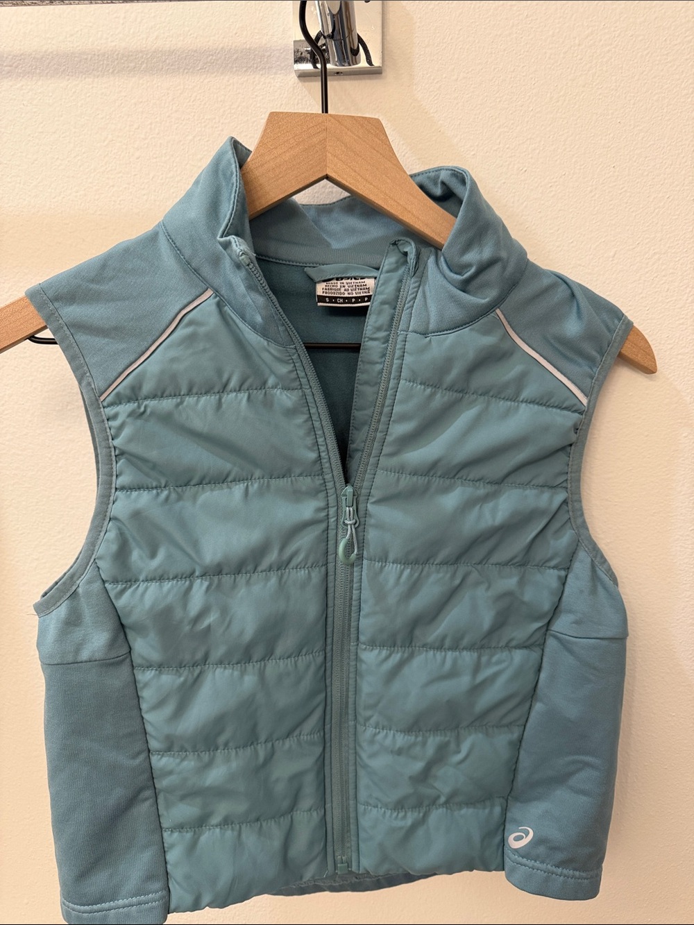 Asics Cropped Light Teal Quilted Sleeveless  Running Vest